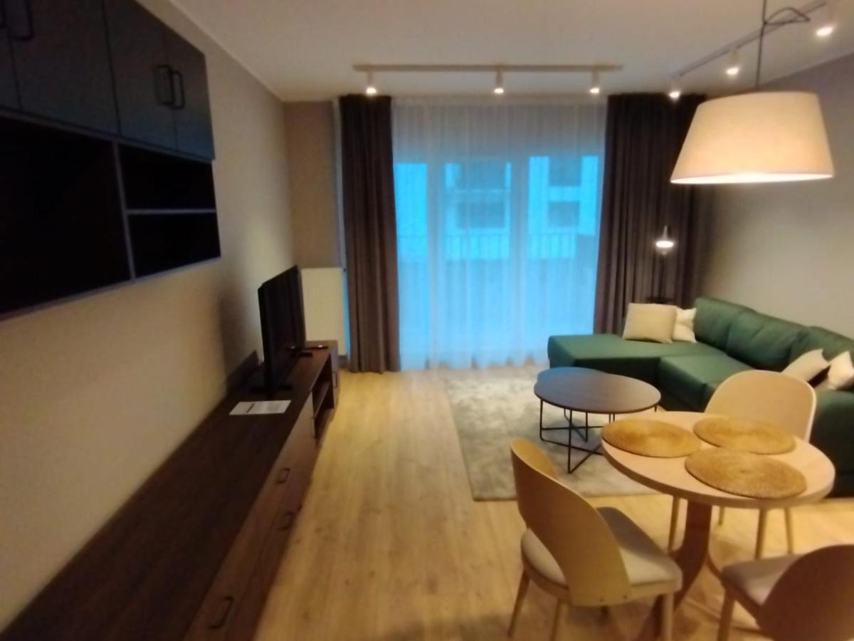 Fantastyczny Apartament Lotnisko ポズナン エクステリア 写真