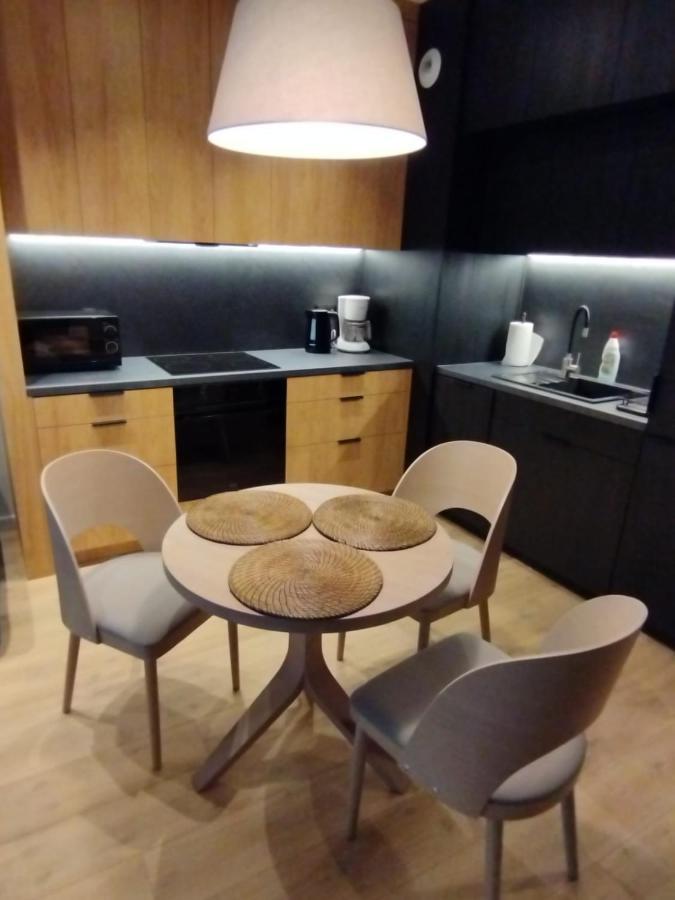 Fantastyczny Apartament Lotnisko ポズナン エクステリア 写真